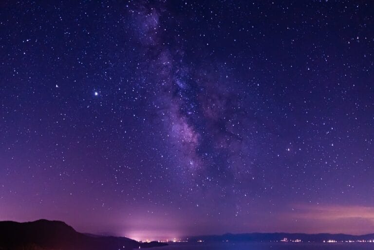 Cele mai bune destinații pentru „Star Gazing” cu mașina Photo Star Gazing