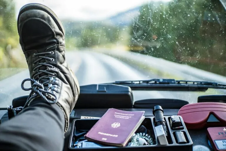 Tot ce trebuie să știi despre călătoriile cu mașina Photo road trip essentials guide