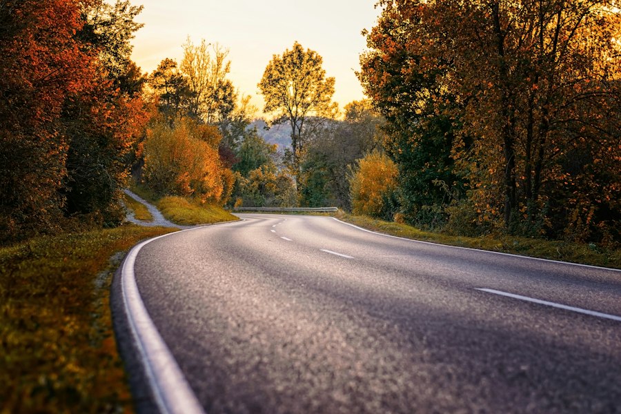 Photo travel roads guide
